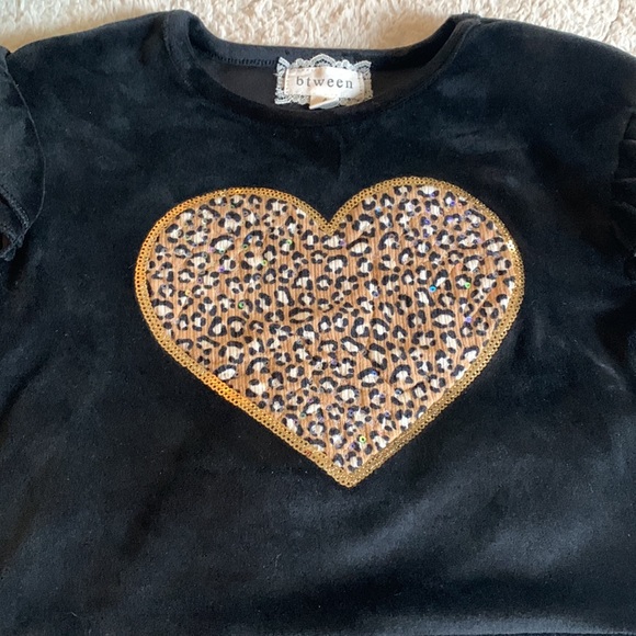 Btween Black Leopard Outfit Top & Leggings Set 4 EUC - Picture 3 of 12